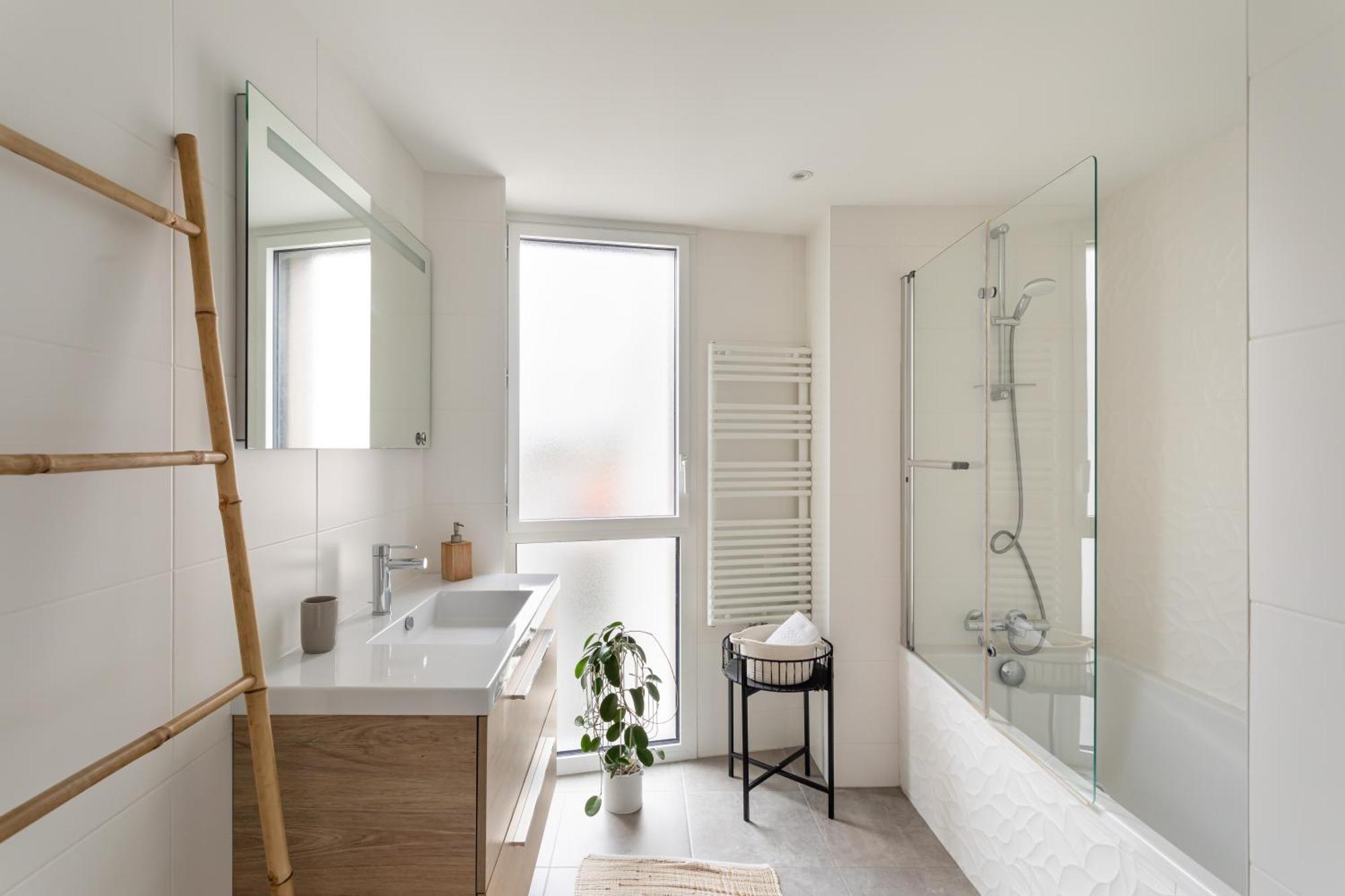 Namaste - Bel Appt Pour 5 Avec Terrasse Parking Rennes